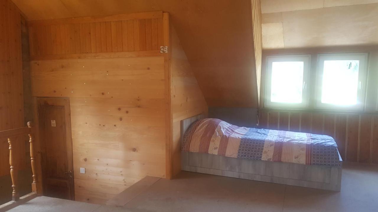 Hostel The Misty Mountains Местія Екстер'єр фото